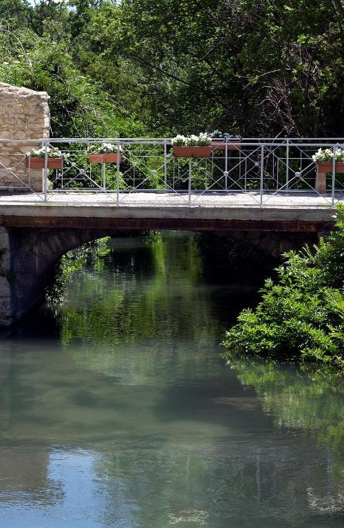 Domaine De Blanche Fleur Otel Châteauneuf-de-Gadagne Dış mekan fotoğraf