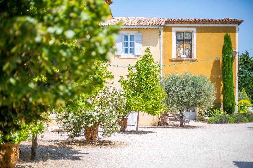 Domaine De Blanche Fleur Otel Châteauneuf-de-Gadagne Dış mekan fotoğraf